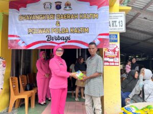 Polwan Polda Kaltim dan Bhayangkari Salurkan 150 Paket Gula untuk Warga Karang Joang 1 WhatsApp Image 2026 08 18 at 13.12.39