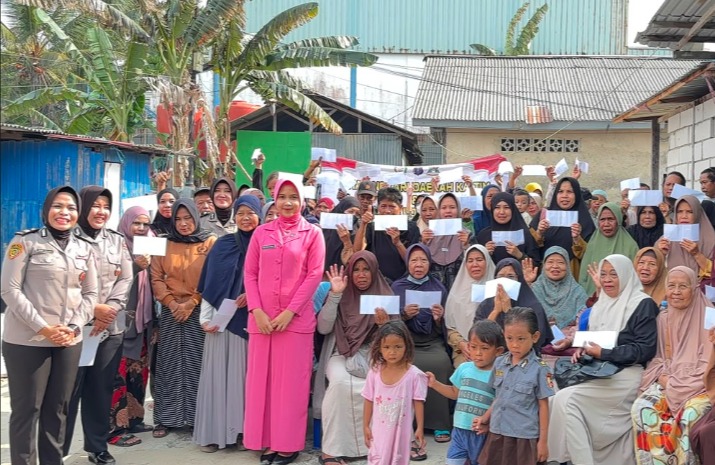 Wujud Kepedulian kepada Masyarakat, Polwan Polda Kaltim bersama Bhayangkari Berbagi Tali Asih WhatsApp Image 2026 08 20 at 12.36.10