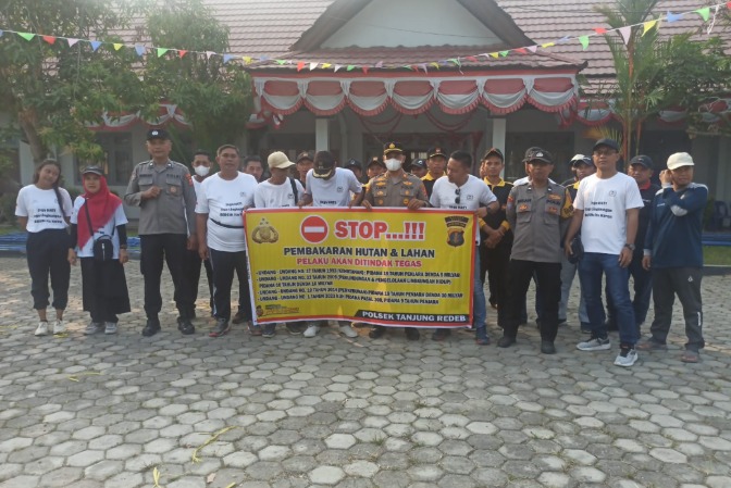 Cegah Karhutla, Polsek Tanjung Redeb Ajak Masyarakat Gunung Panjang Tidak Membakar Sampah dan Lahan WhatsApp Image 2026 08 23 at 12.45.45