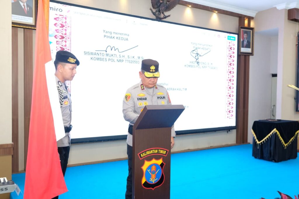 Wujud Penyegaran dan Penguatan Organisasi, Kapolda Kaltim Pimpin Serah Terima Jabatan Dirintelkam WhatsApp Image 2026 08 26 at 15.41.46