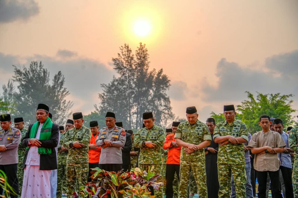 Wakapolda Kaltim Hadiri Sholat Istisqa dan Doa Bersama, Ikhtiar Memohon Turunnya Hujan di Tengah Musim Kemarau 1 WhatsApp Image 2026 08 29 at 08.54.54