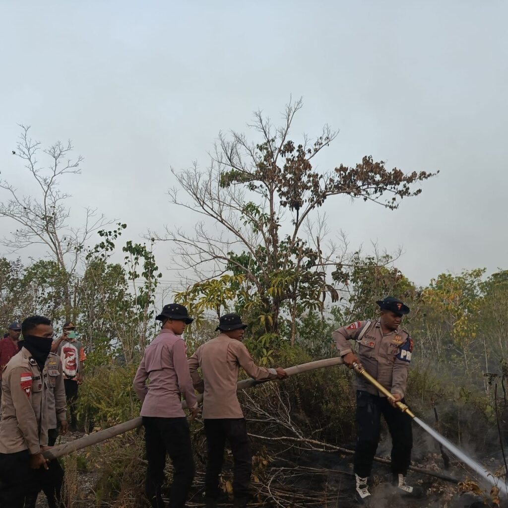 Penanganan Karhutla Hari Keenam, Brimob Kembali Turun Di Biak WhatsApp Image 2026 08 29 at 15.36.26