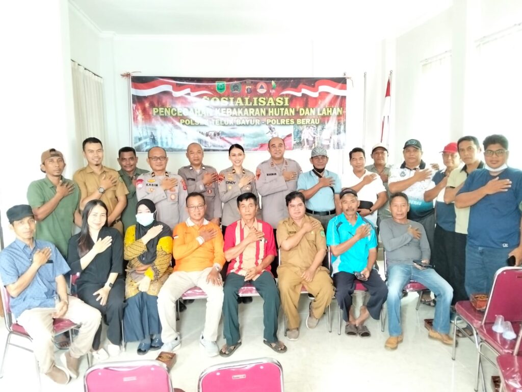 Cegah Karhutla, Polres Berau Edukasi Warga Teluk Bayur Soal Bahaya Bakar Lahan WhatsApp Image 2026 09 01 at 09.06.26