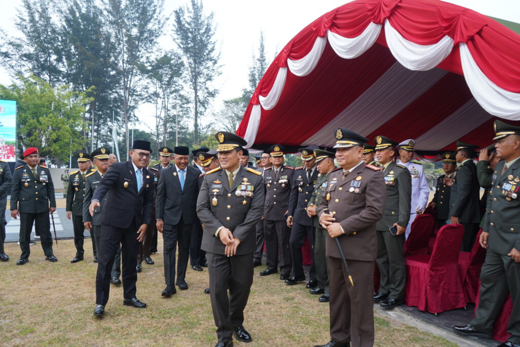HMS00004