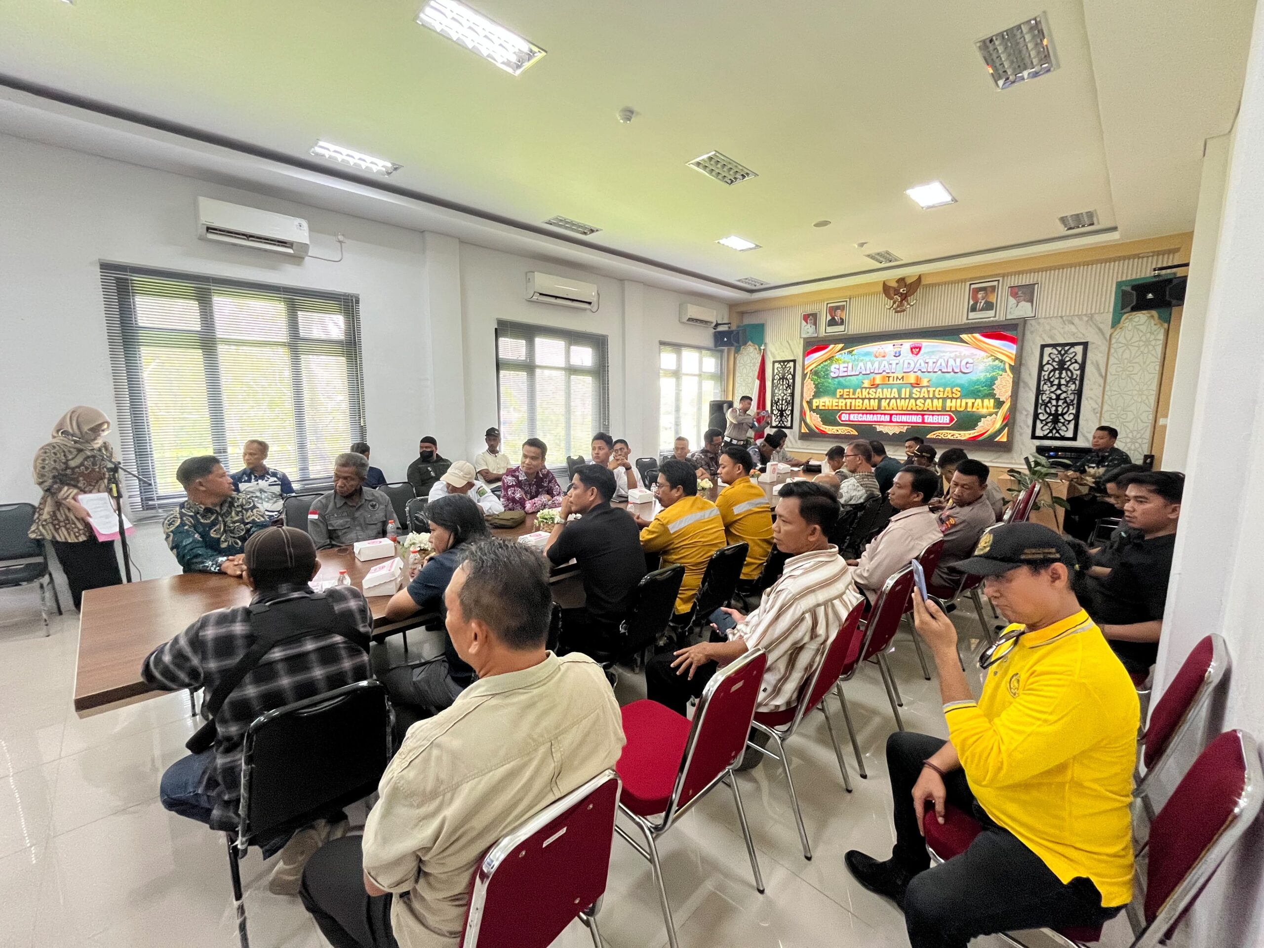 Satgas PKH Bareskrim Polri Sosialisasikan Penertiban Kawasan Hutan di Gunung Tabur 1 WhatsApp Image 2026 10 02 at 09.07.21 scaled