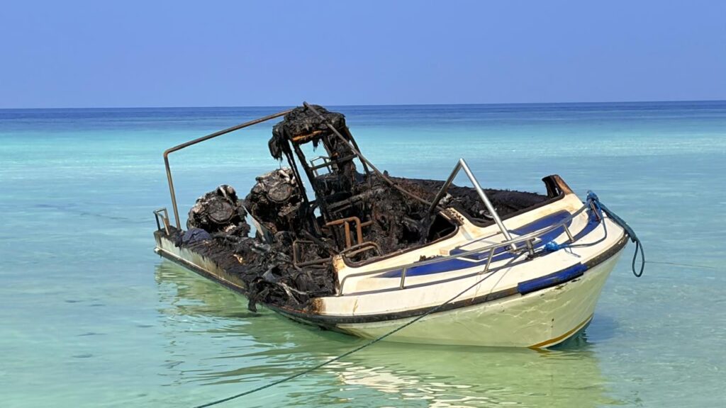 Alkon Meledak di Atas Speedboat, Pemuda Luka Bakar Dievakuasi ke Rumah Sakit WhatsApp Image 2026 10 04 at 08.42.541