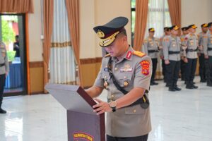 Brigjen Pol Rustam Mansur Resmi Jabat Wakapolda Kaltim, Gantikan Irjen Pol Jossy Kusumo 1 WhatsApp Image 2026 10 05 at 18.02.43