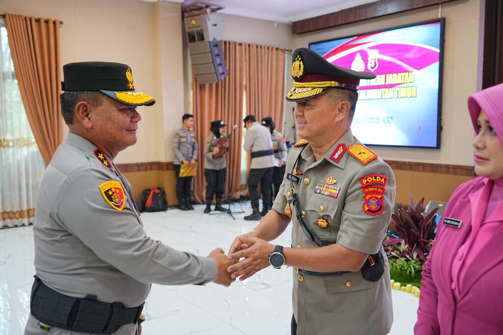 Brigjen Pol Rustam Mansur Resmi Jabat Wakapolda Kaltim, Gantikan Irjen Pol Jossy Kusumo WhatsApp Image 2026 10 05 at 18.02.52