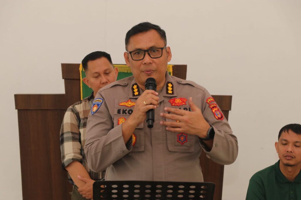 Kabid Keu Polda Kaltim Bangun Kedekatan dan Kepedulian melalui Minggu Kasih WhatsApp Image 2026 10 18 at 12.01.42 1