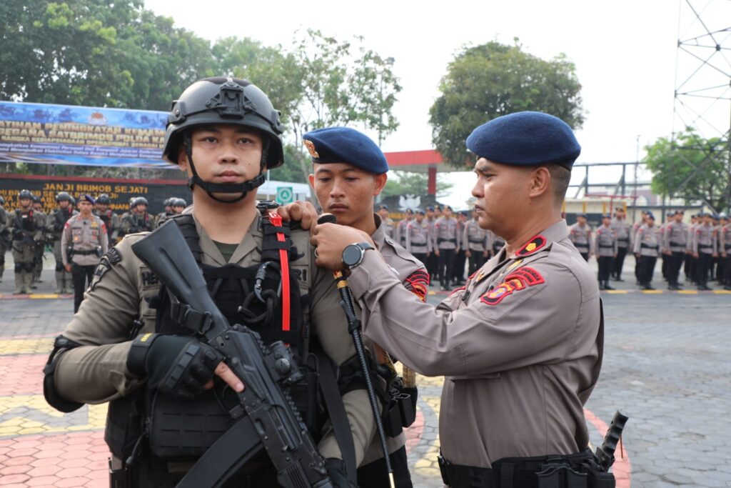 Tingkatkan Kesiapsiagaan Operasional, Danden Gegana Pimpin Pembukaan Latihan Peningkatan Kemampuan Satbrimob Polda Kaltim WhatsApp Image 2026 10 19 at 11.25.25