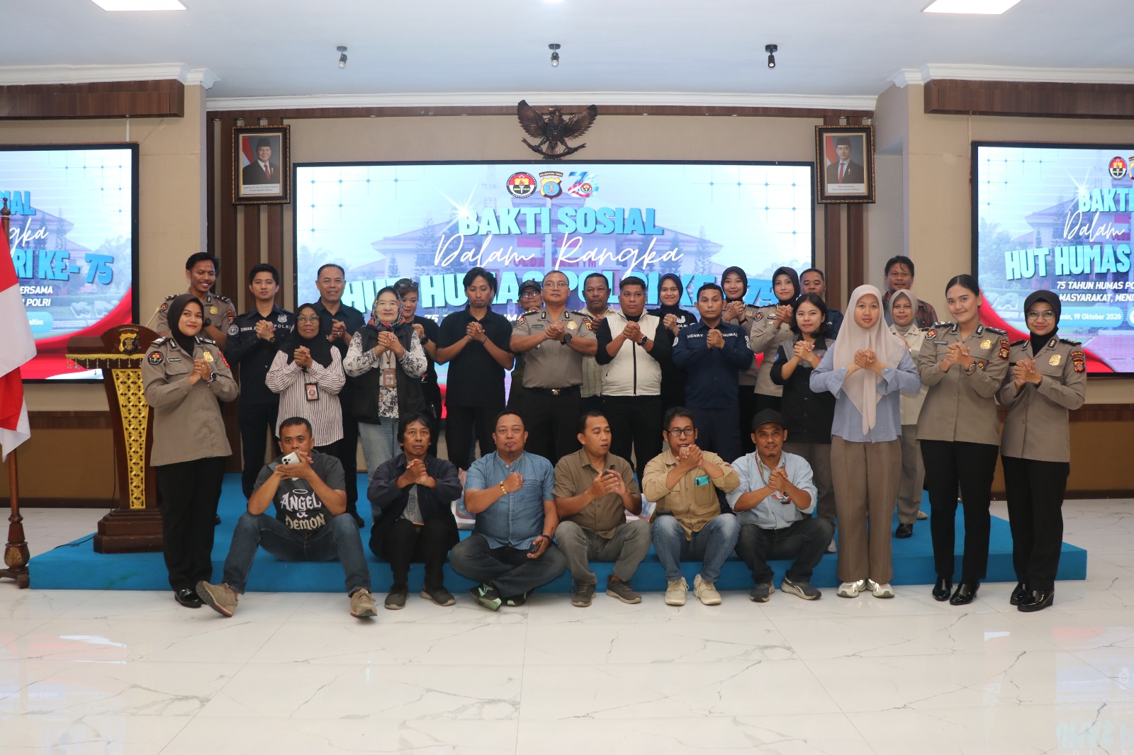 Sambut Hari Jadi ke-75 Humas Polri, Bidhumas Polda Kaltim Gelar Bakti Sosial untuk Awak Media 1 WhatsApp Image 2026 10 19 at 16.07.00