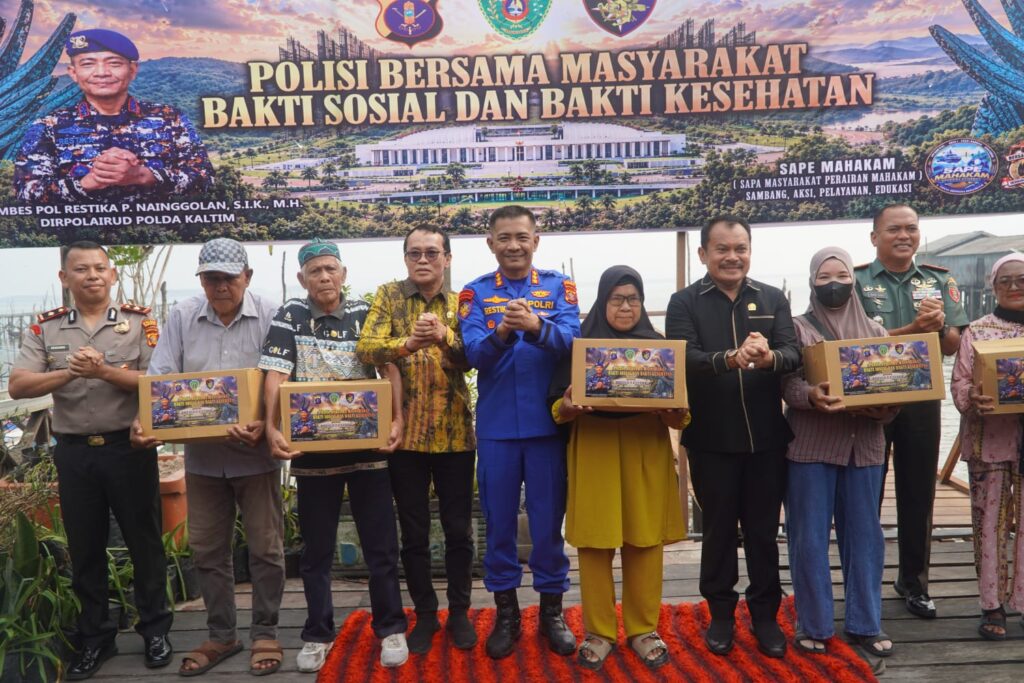 Dekatkan Diri dengan Masyarakat Pesisir, Ditpolairud Polda Kaltim Gelar Baksos dan Layanan Kesehatan Gratis di Penajam WhatsApp Image 2026 10 22 at 12.09.54