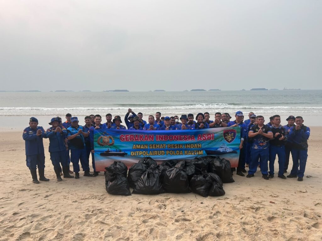 Dukung Gerakan Indonesia ASRI, Ditpolairud Polda Kaltim Gelar Aksi Bersih Pantai Kilang Mandiri WhatsApp Image 2026 10 23 at 11.26.13