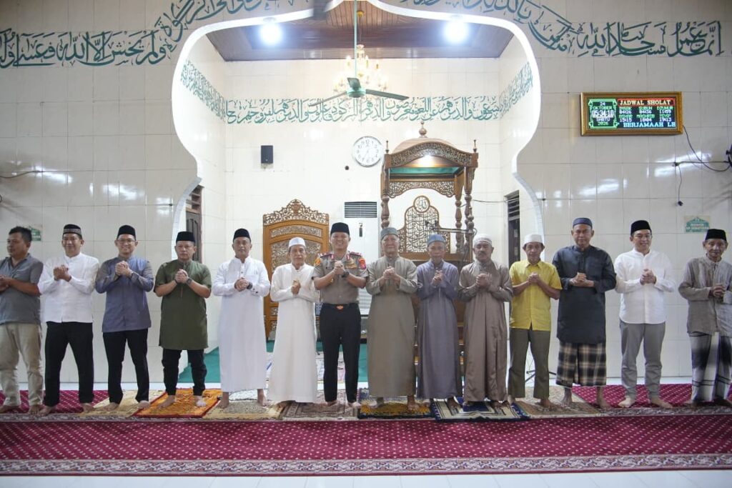 Subuh Keliling, Wakapolda Kaltim Ajak Masyarakat Bersama-sama Jaga Kamtibmas WhatsApp Image 2026 10 24 at 08.03.32