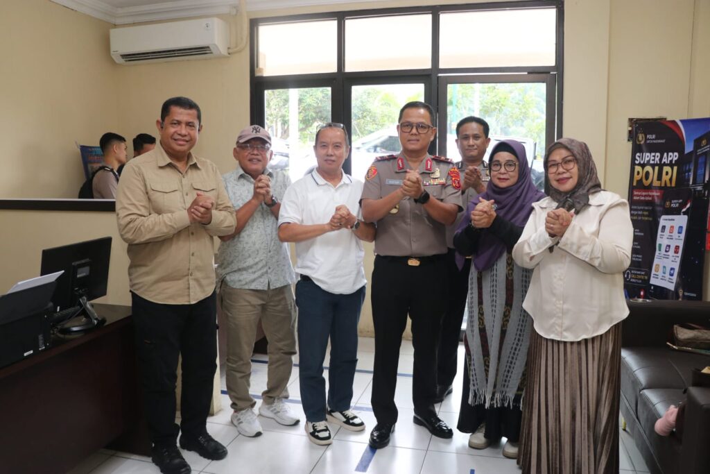 Pastikan Pelayanan Publik Dirasakan Langsung oleh Masyarakat, Wakapolda Kaltim Tinjau Ruang Pelayanan SPKT WhatsApp Image 2026 10 24 at 10.04.37