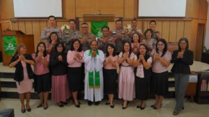 Minggu Kasih di Gereja GPIB Syalom, Kabid Keu Polda Kaltim Ajak Masyarakat Waspadai Kejahatan Digital 1 WhatsApp Image 2026 10 25 at 13.00.42