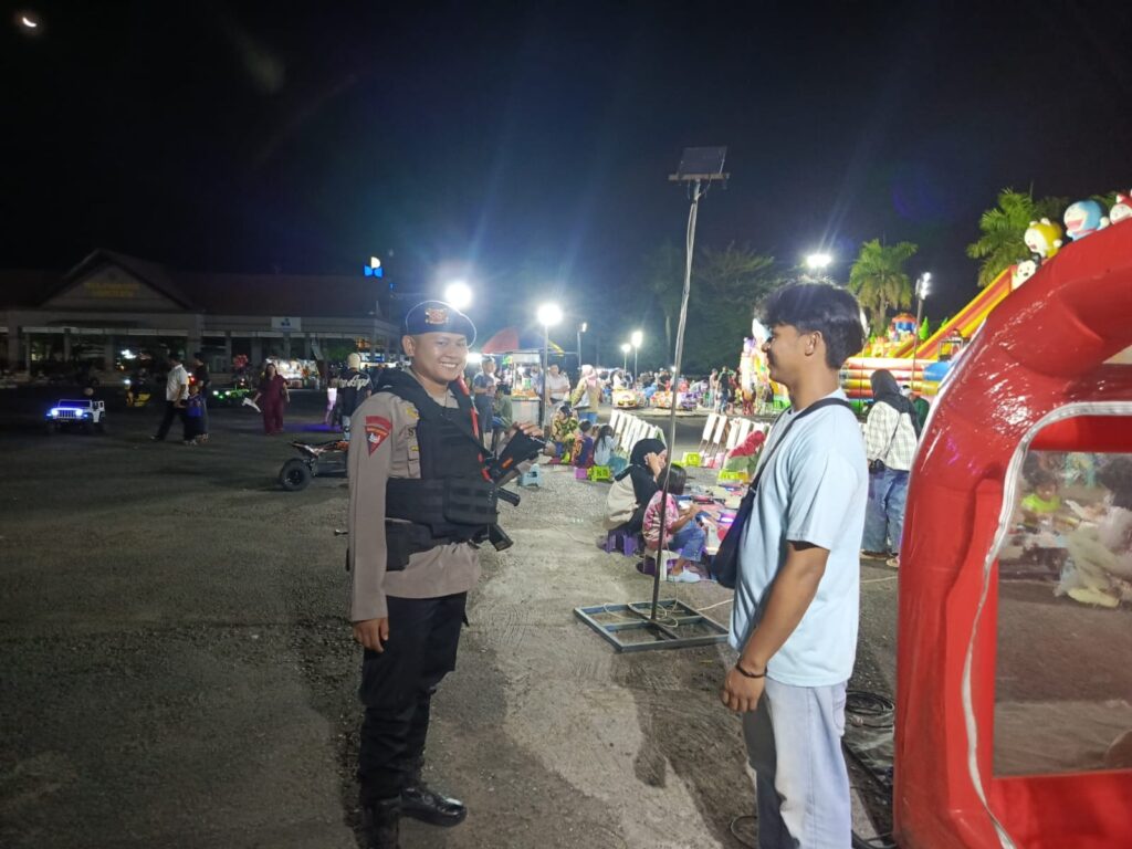 Cegah Penyebaran Paham Radikalisme, Brimob Polda Kaltim Sasar GOR Pemuda dan Kawasan Komersial di Berau WhatsApp Image 2026 10 27 at 14.01.45